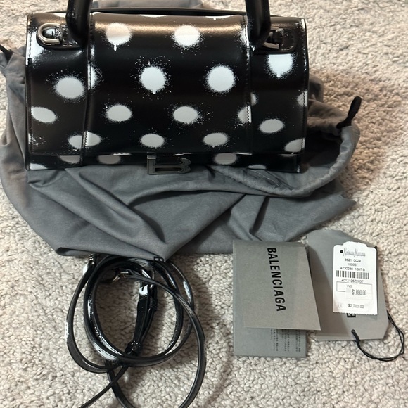 BALENCIAGA
Women Hourglass Polka Dot Leather Tote Shoulder Bag Black - Picture 6 of 7